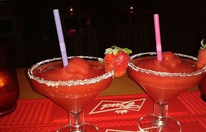 Picture of SOY WAX MELTS - STRAWBERRY DAIQUIRI