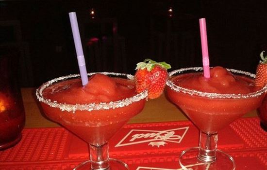 Picture of SOY WAX MELTS - STRAWBERRY DAIQUIRI